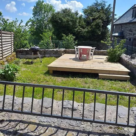 Maison De 2 Avec Jardin Clos A Et Saint Anastaise *